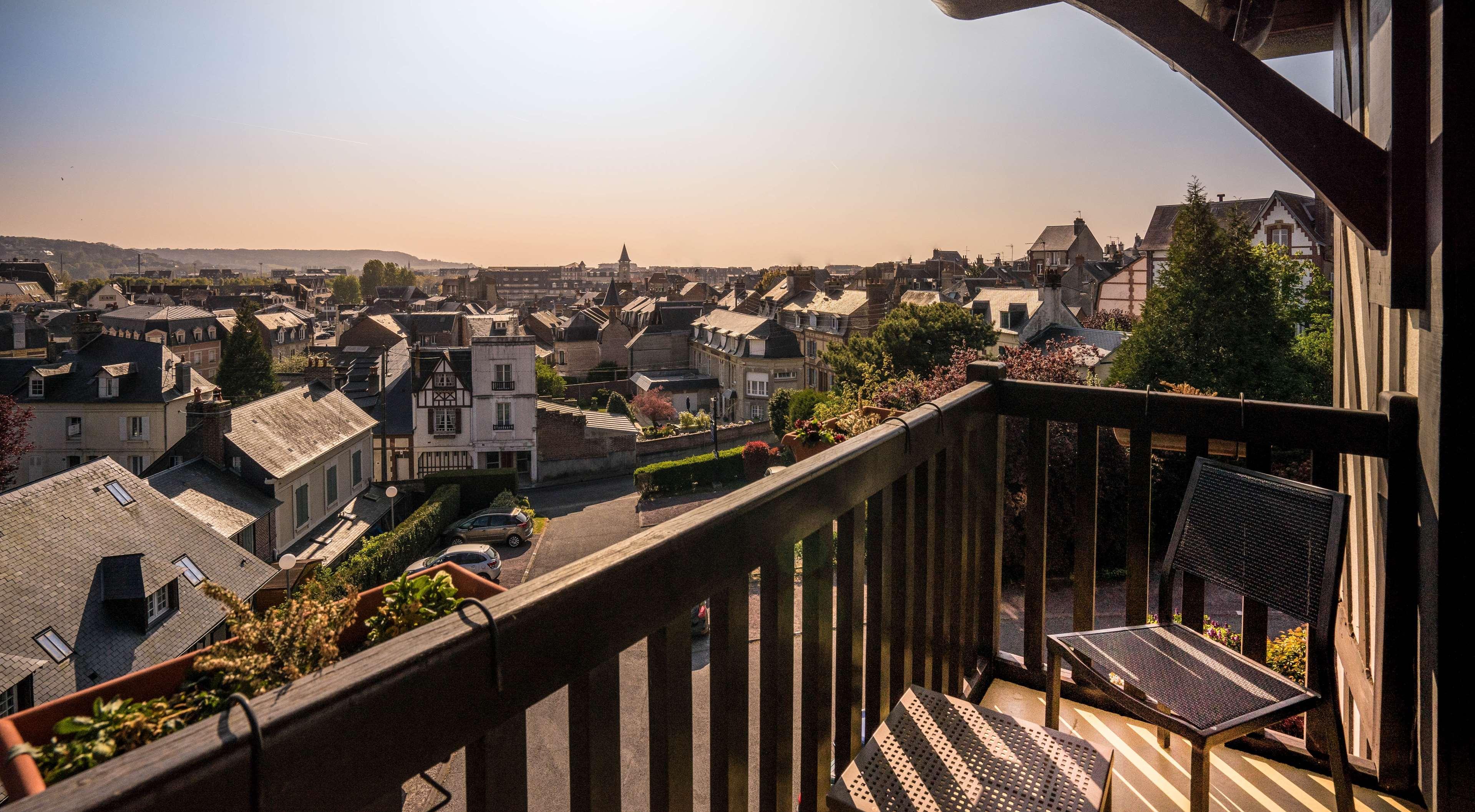 Best Western Plus Hostellerie Du Vallon Trouville-sur-Mer Exterior photo