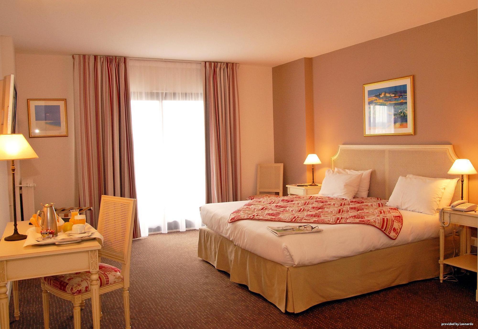 Best Western Plus Hostellerie Du Vallon Trouville-sur-Mer Exterior photo